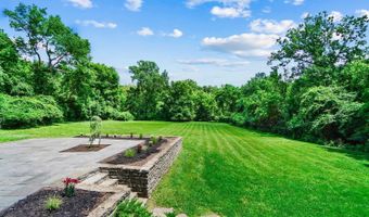 7460 Fair Oaks Dr, Amberley, OH 45237