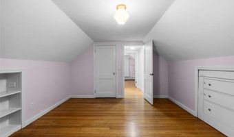 86 Bretton Woods Dr, Cranston, RI 02920