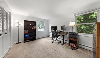 93 Idlebrook Ln, Aberdeen, NJ 07747
