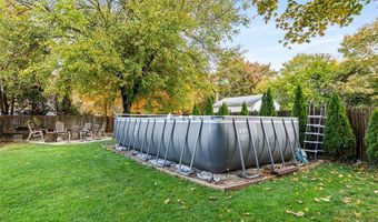 27 Dean Ave, Johnston, RI 02919