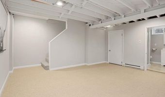1033 N MONROE St, Arlington, VA 22201