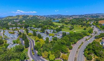2016 Stonefield Ln, Santa Rosa, CA 95403