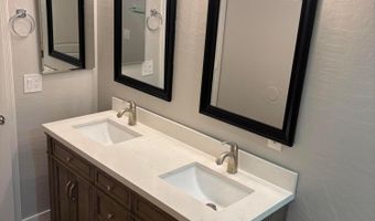 528 E Navajo Ave Apt 3, Apache Junction, AZ 85119