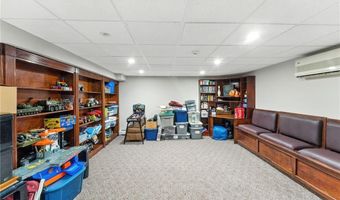 129 Valerie Ct, Cranston, RI 02921