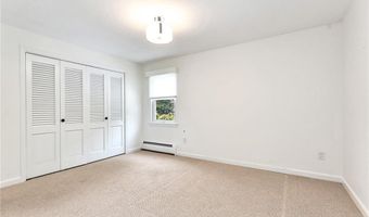 14 Reservoir Ave, Johnston, RI 02919