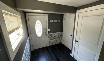 92 Woodland Dr, Aberdeen, NJ 07735