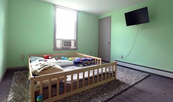 41 Dunn St, Auburn, ME 04210