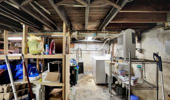 224 Walling Pl, North Middletown, NJ 07748