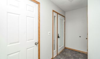1013 10th Ave, Altoona, IA 50009