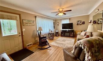 905 Clausen Ave, Albert Lea, MN 56007