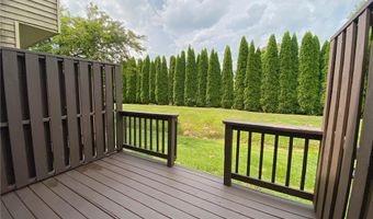 515 Ponds Edge Ln, Allentown, PA 18104