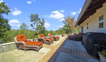 17832 Windsor Ln, Anderson, CA 96007