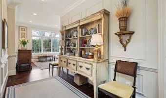 5823 GOLDSBORO Rd, Bethesda, MD 20817