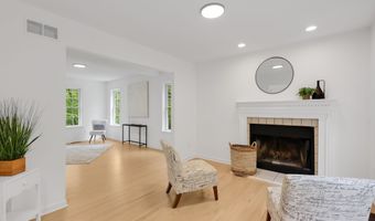 9 A Alice Dr, Burlington, CT 06013