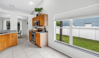 303 LAKEWAY Ln, Apollo Beach, FL 33572