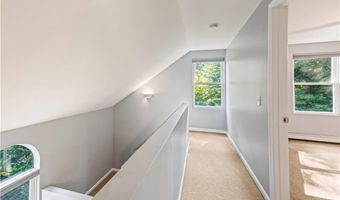 24 Smith St, Lincoln, RI 02865