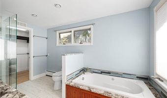 130 W Main St, North Kingstown, RI 02852