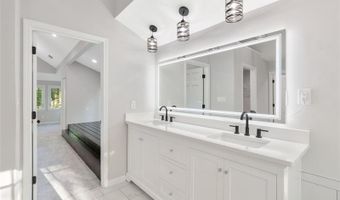 100 Little Rdg, Berkeley Lake, GA 30096