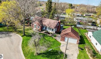 1016 Argyle Ct, Alma, MI 48801