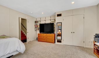 5829 MARBURY Rd, Bethesda, MD 20817