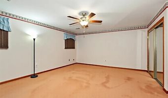 725 N 8th Ave, Addison, IL 60101