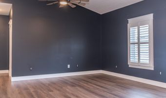 902 Stonehenge Dr, Bedford, IN 47421