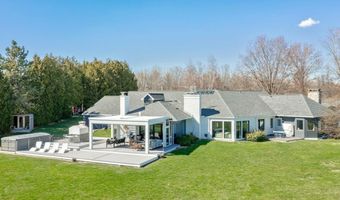 431 McGregor Pt, Alburgh, VT 05440
