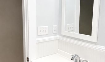 122 Whitney St, Auburn, ME 04210