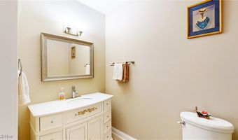 460 Berwick Cir, Aurora, OH 44202