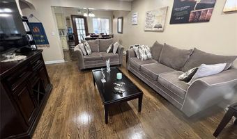 84 N Vivyen St, Bergenfield, NJ 07621