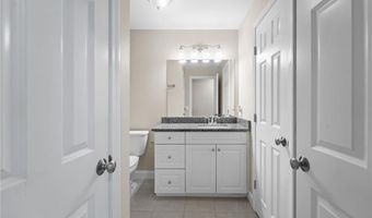 60 Saw Mill Dr 301, North Kingstown, RI 02852
