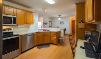 1906 Oak Tree Ln B, Austin, MN 55912
