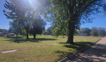 1213-1221 9th St, Auburn, NE 68305