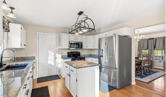 11 Southbury Rd, Cumberland, RI 02864
