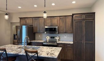 640 S 9th St, Akron, IA 51001