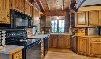 6370 Fairview Rd, Austintown, OH 44515