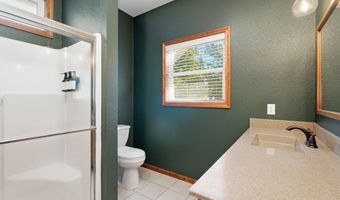 214 Hillside Dr, Baldwin City, KS 66006