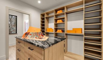 6916 CARMICHAEL Ave, Bethesda, MD 20817