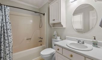 36 Annandale Dr, Boiling Springs, SC 29316