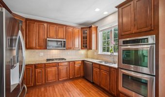 4049 COLUMBIA Pike, Arlington, VA 22204