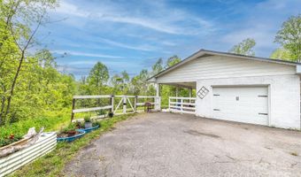 81 Amsoil Dr, Bakersville, NC 28705