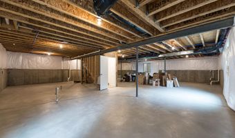 2448 Meadow Hills Dr, Ann Arbor, MI 48108