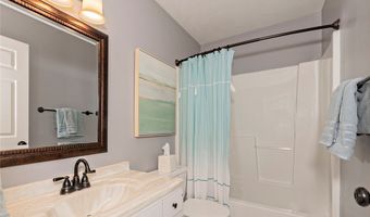 565 Walnut Ridge Trl, Aurora, OH 44202
