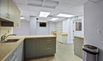 3 WASHINGTON Cir NW G2, Washington, DC 20037