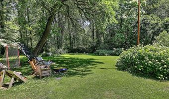 44 Washington Rd, Barrington, RI 02806
