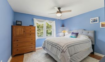 17 Northgate Dr, Albany, NY 12203