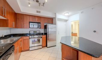 1021 N GARFIELD St 318, Arlington, VA 22201
