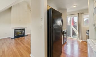 72 Montoya Dr 72, Branford, CT 06405