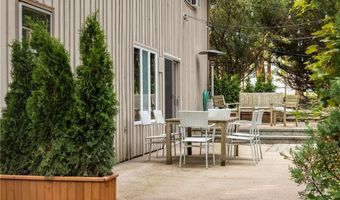 165 Kent Dr, East Greenwich, RI 02818