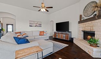1052 Winecup Ln, Weatherford, TX 76085